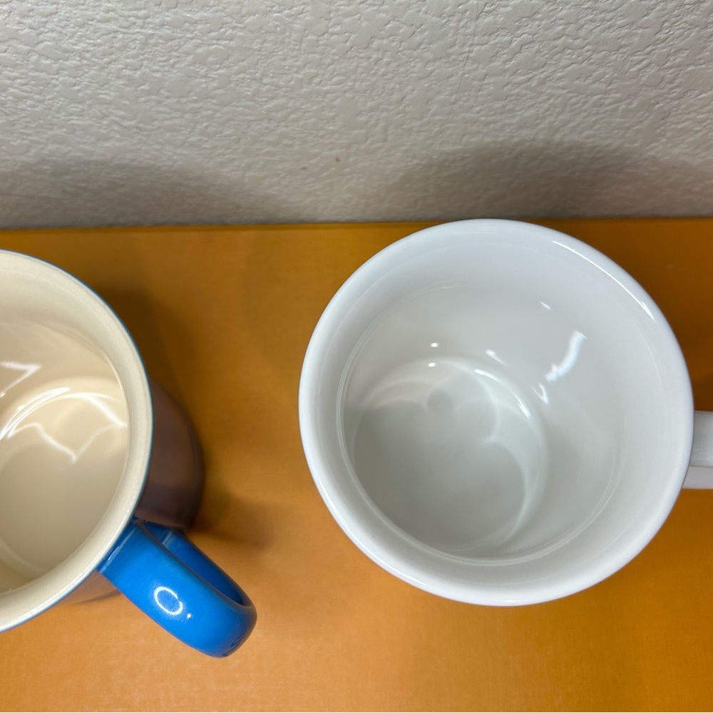 Le Creuset Classic Blue and White Mugs set - Picture 9 of 11